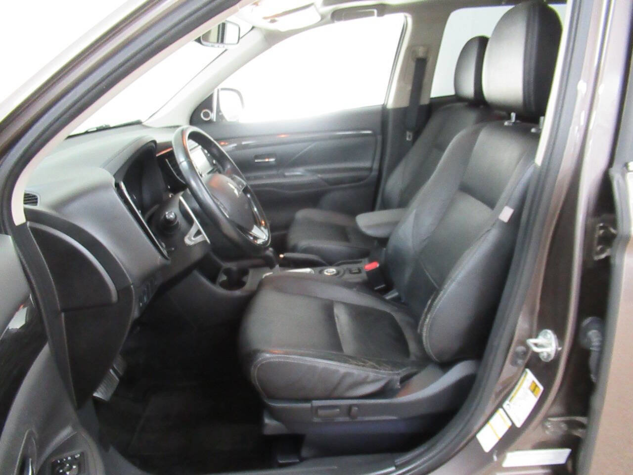 Used 2016 Mitsubishi Outlander GT image 7