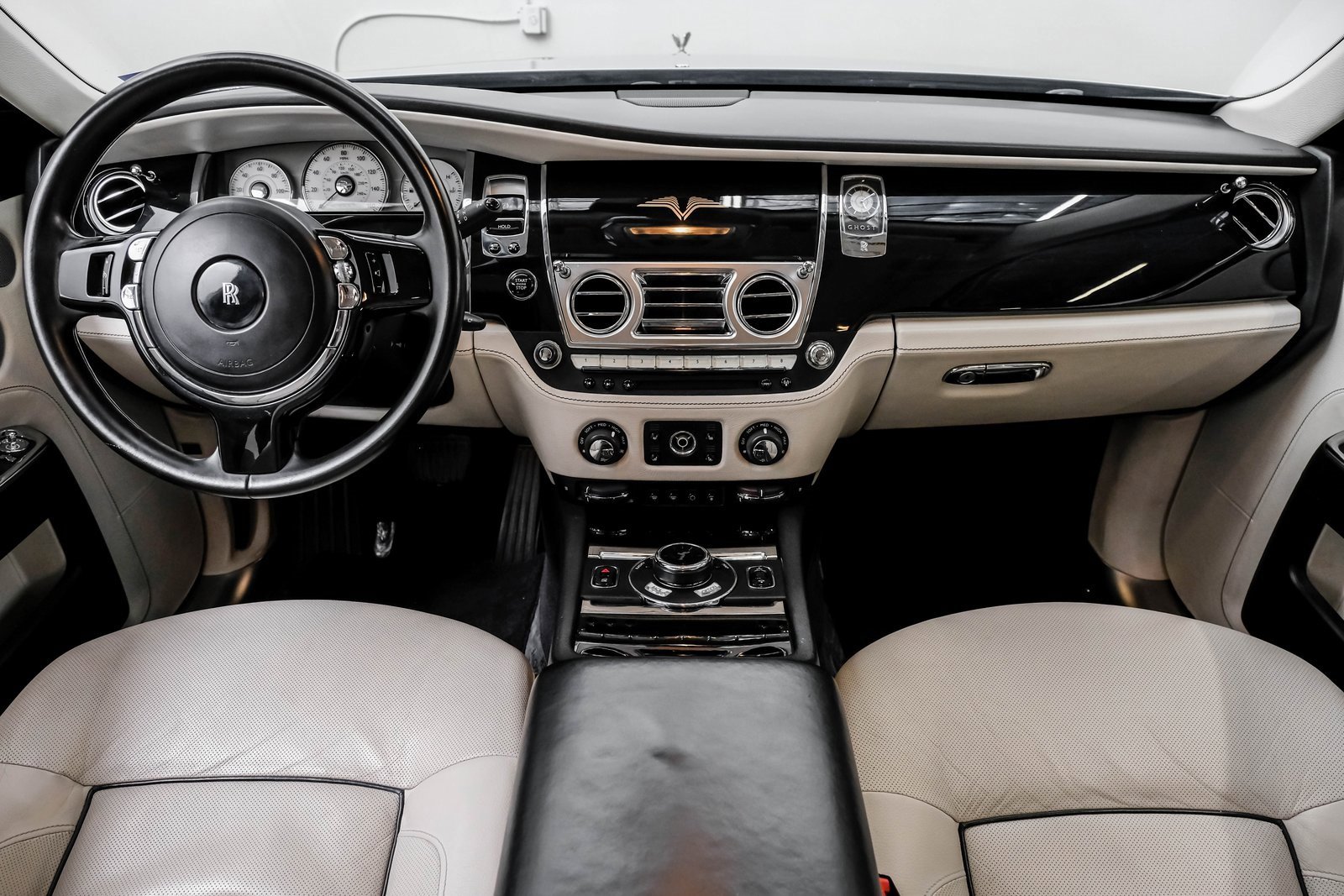 Used 2014 Rolls-Royce Ghost image 23