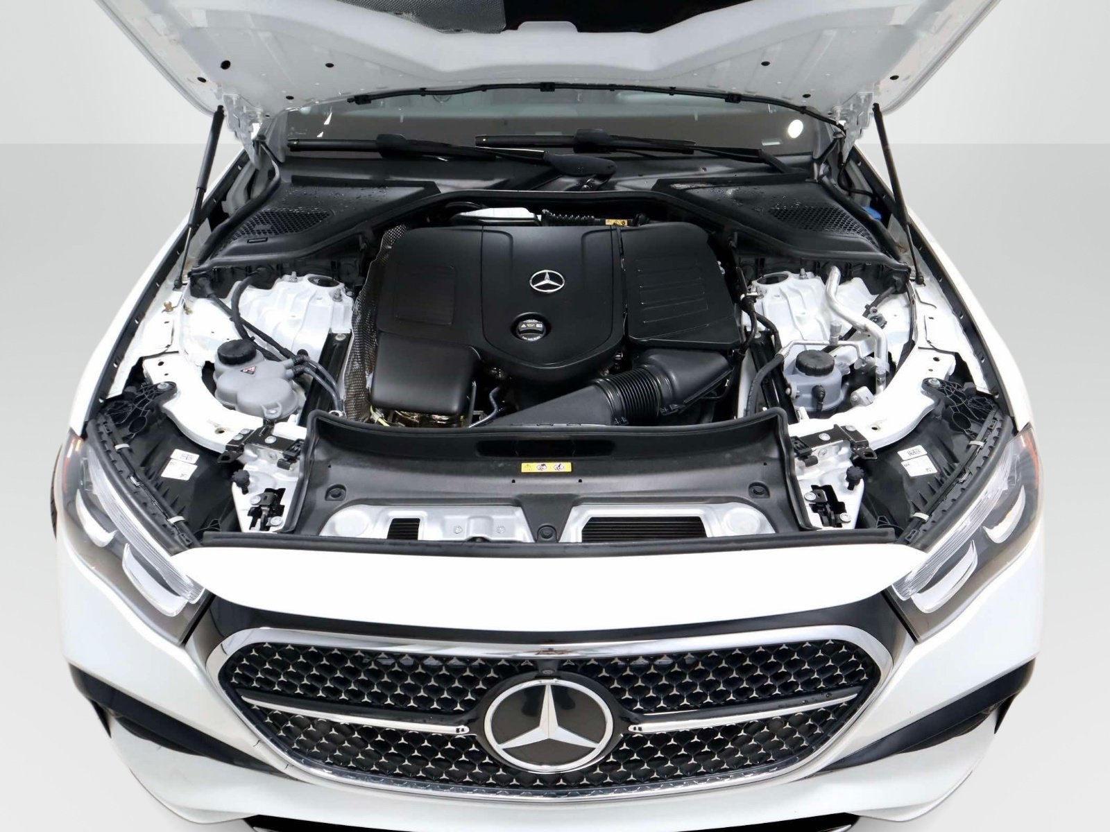 Used 2025 Mercedes-Benz E 350 Sedan w/ Winter Package image 10