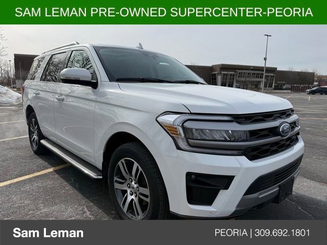 Used 2022 Ford Expedition XLT image 3