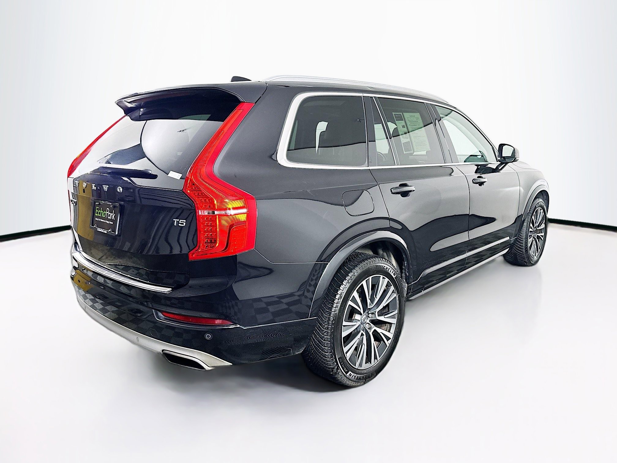 Used 2021 Volvo XC90 T5 Momentum w/ Protection Package Premier image 9