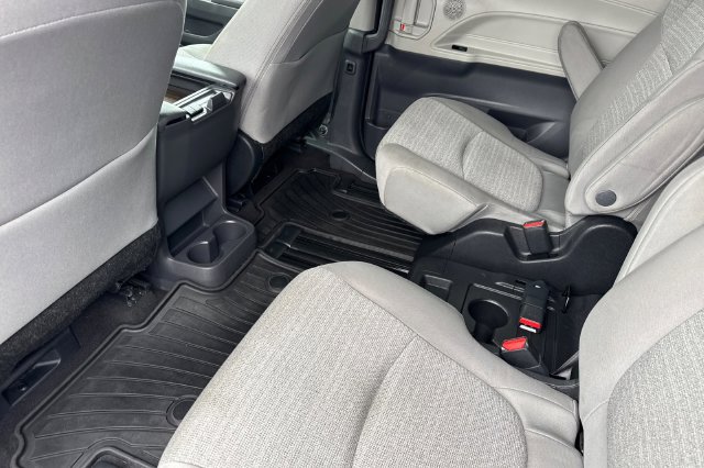 Certified 2022 Toyota Sienna LE FWD image 16