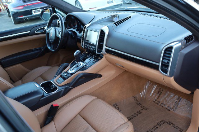 Used 2014 Porsche Cayenne GTS AWD/4WD image 51