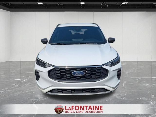 Used 2023 Ford Escape ST-Line w/ Tech Pack #1 FWD image 8