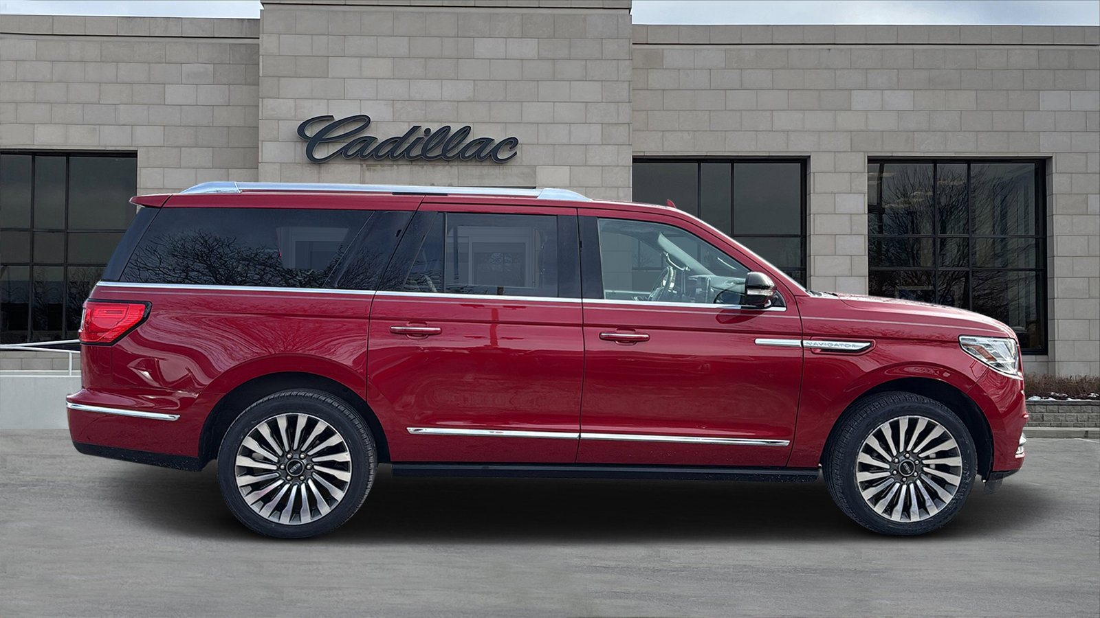 Used 2020 Lincoln Navigator L Reserve w/ Luxury Package image 2