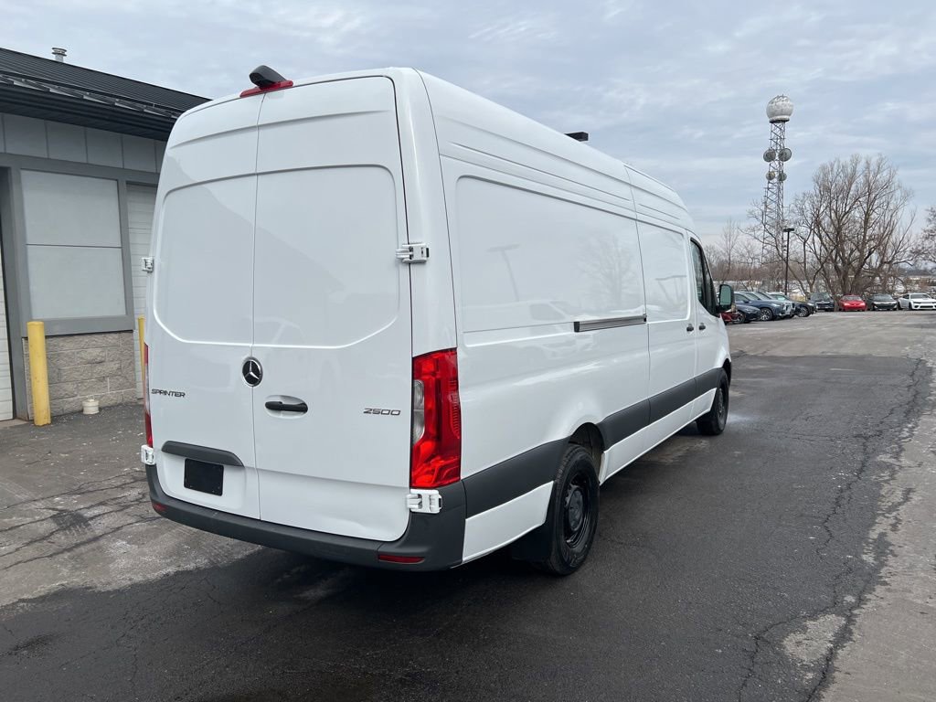 Used 2025 Mercedes-Benz Sprinter 2500 image 8