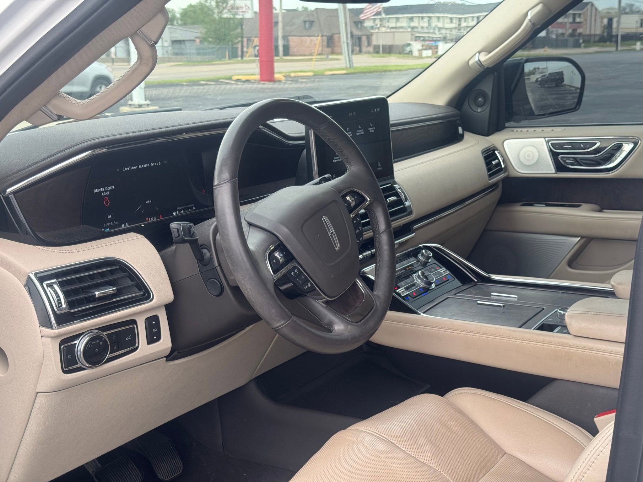 Used 2021 Lincoln Navigator Reserve w/ Luxury Package image 12