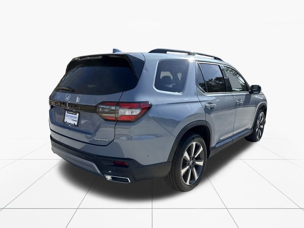 Used 2023 Honda Pilot Touring image 9