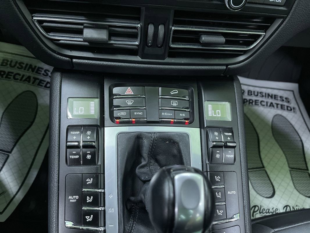 Used 2020 Porsche Macan image 23