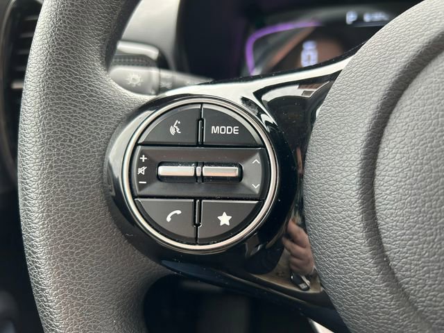 Used 2025 Kia Soul S image 23