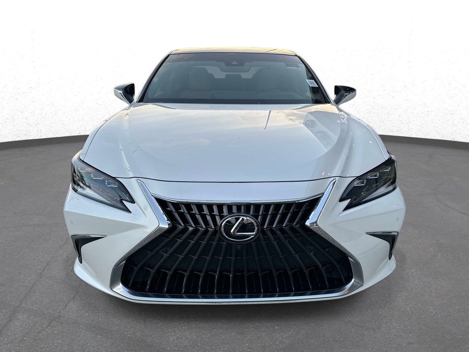 Certified 2022 Lexus ES 350 Ultra Luxury w/ Accessory Package FWD image 8