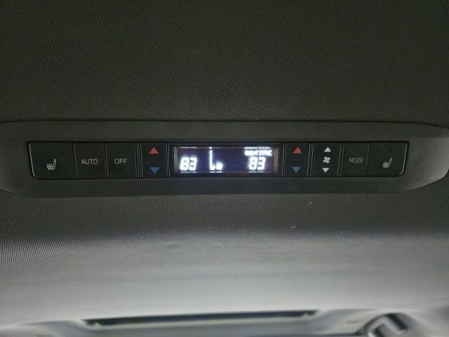 Used 2023 Toyota Sienna Platinum image 33