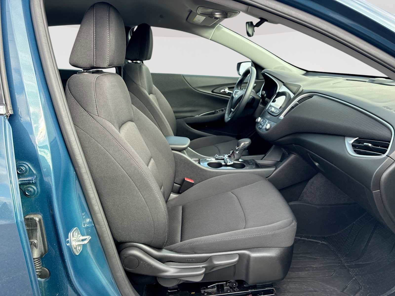 Certified 2025 Chevrolet Malibu RS w/ LPO, Floor Liner Package image 27