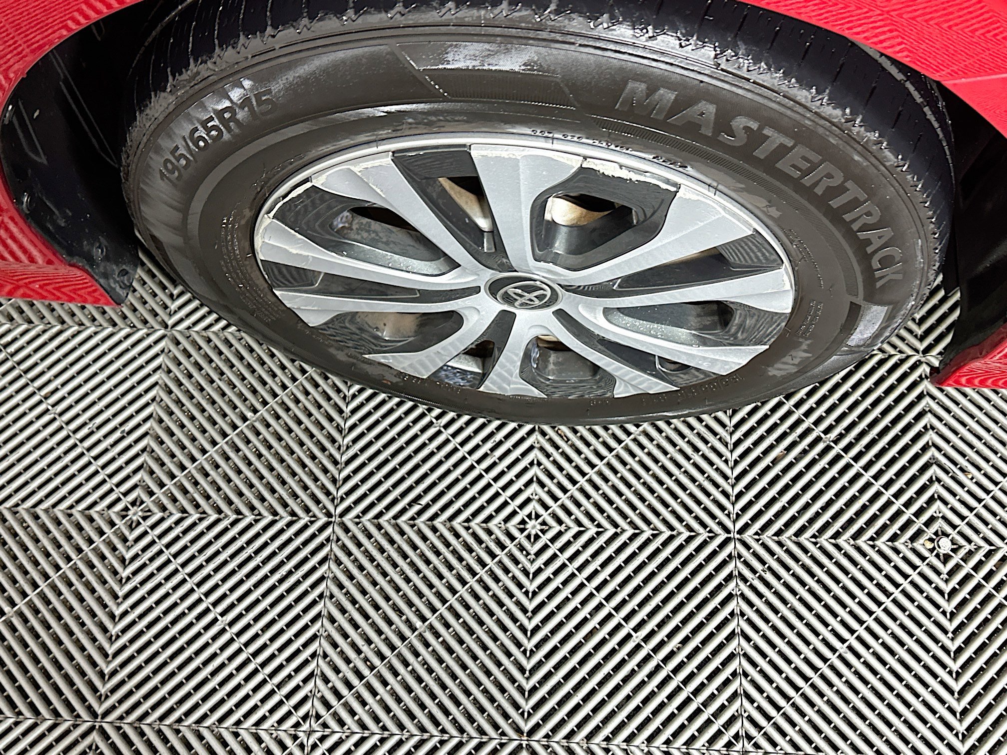 Used 2021 Toyota Prius Prime XLE image 11