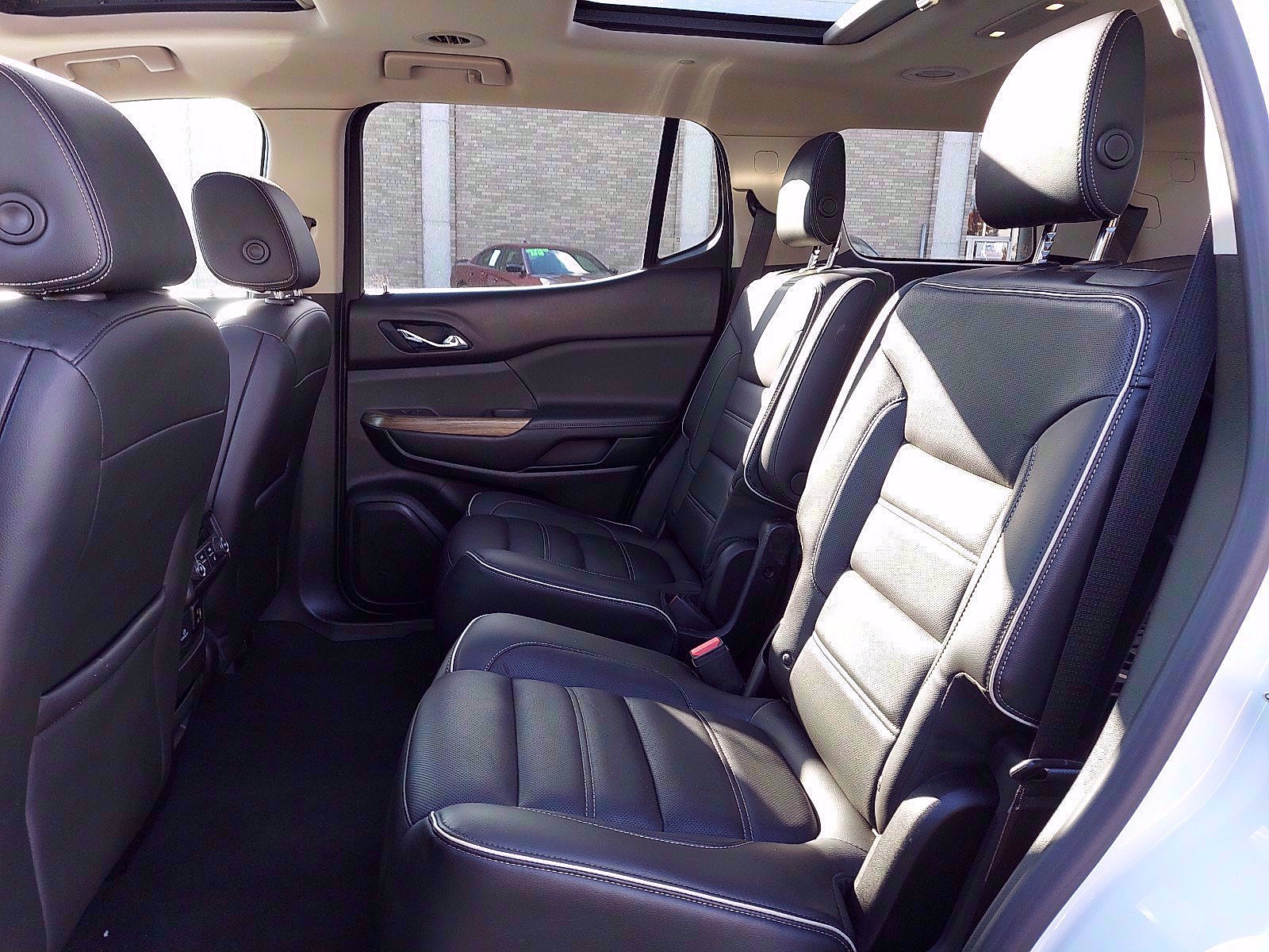 Used 2017 GMC Acadia Denali w/ Technology Package image 10