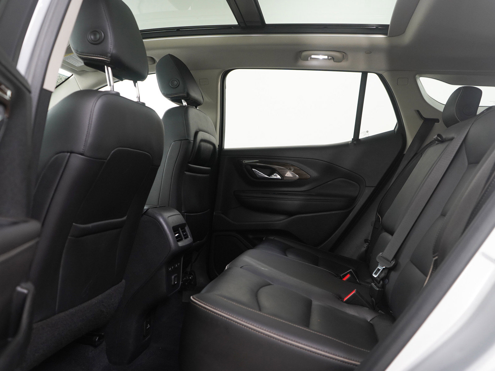 Used 2020 GMC Terrain Denali w/ GMC Pro Grade Package image 19