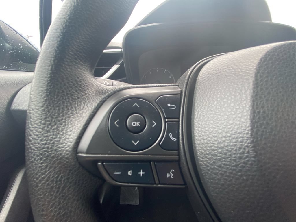 Used 2023 Toyota Corolla LE w/ LE Convenience Package FWD image 18