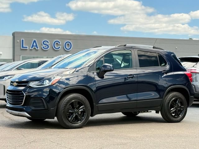 Used 2022 Chevrolet Trax LT AWD/4WD image 1