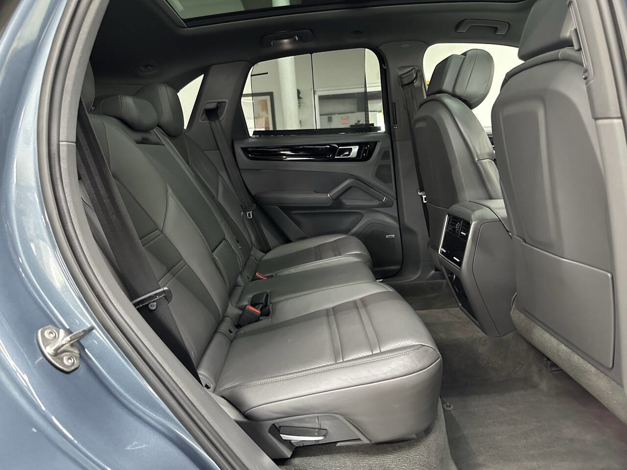 Used 2019 Porsche Cayenne S image 15