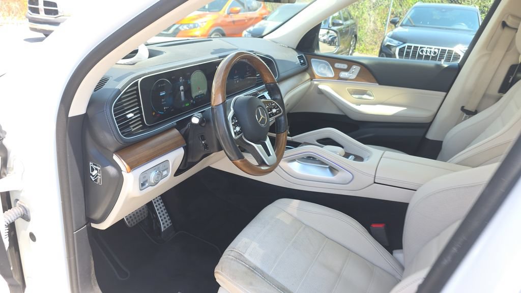 Used 2021 Mercedes-Benz GLS 580 4MATIC image 22