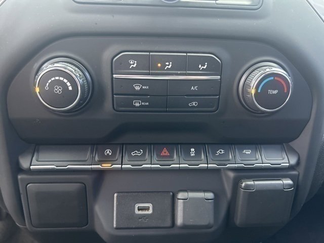 Used 2020 Chevrolet Silverado 1500 Custom w/ Custom Value Package image 11