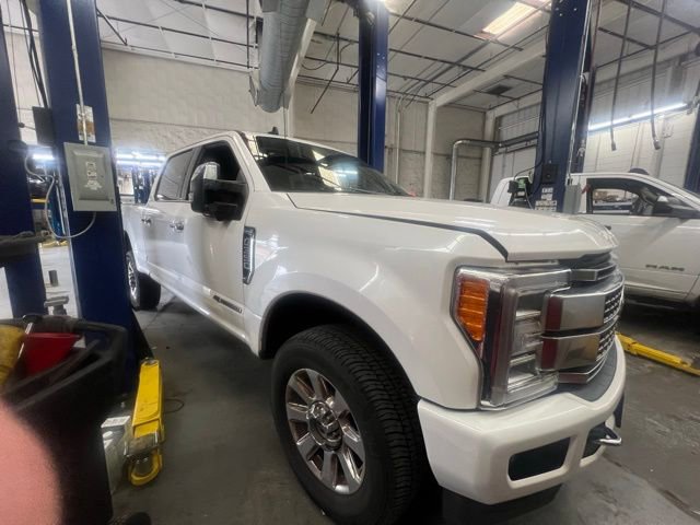 Certified 2019 Ford F350 Platinum w/ Platinum Ultimate Package AWD/4WD image 4