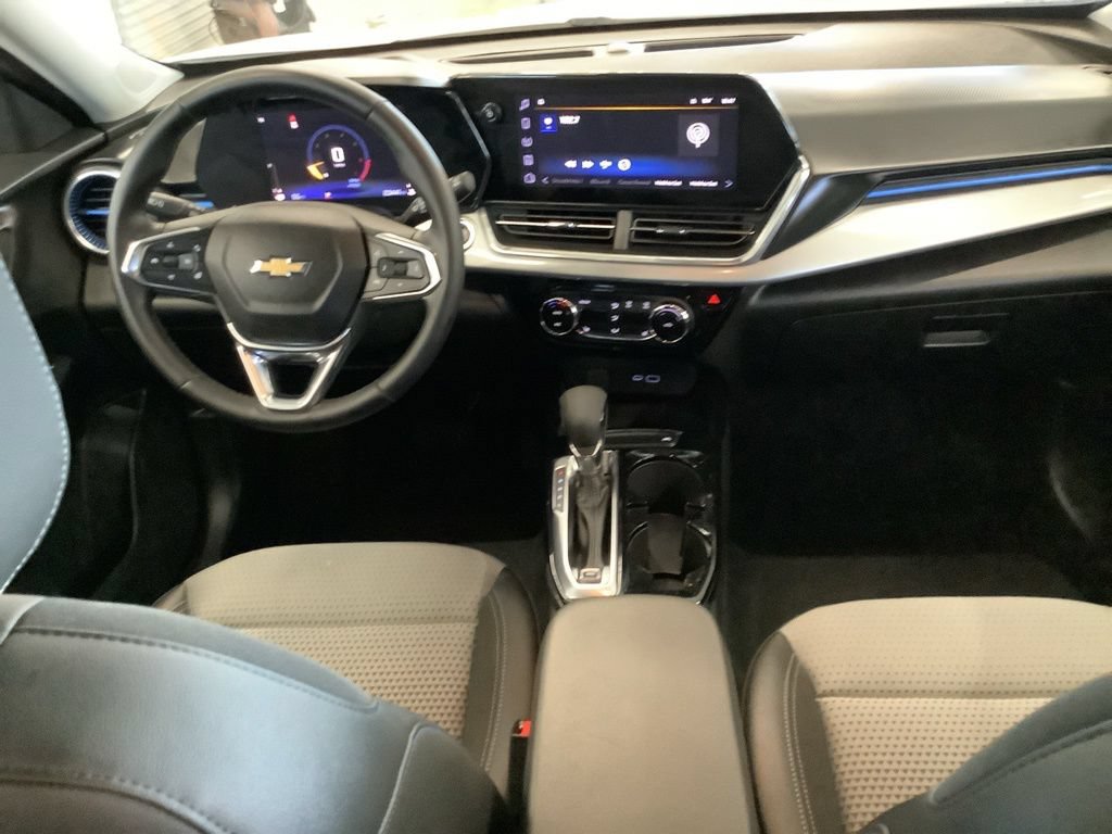 Used 2024 Chevrolet Trax LT w/ Driver Confidence Package FWD image 20