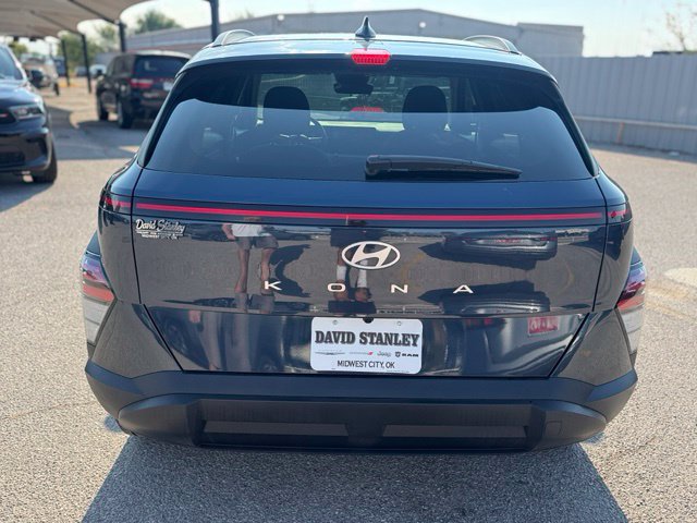 Used 2025 Hyundai Kona SEL FWD image 5