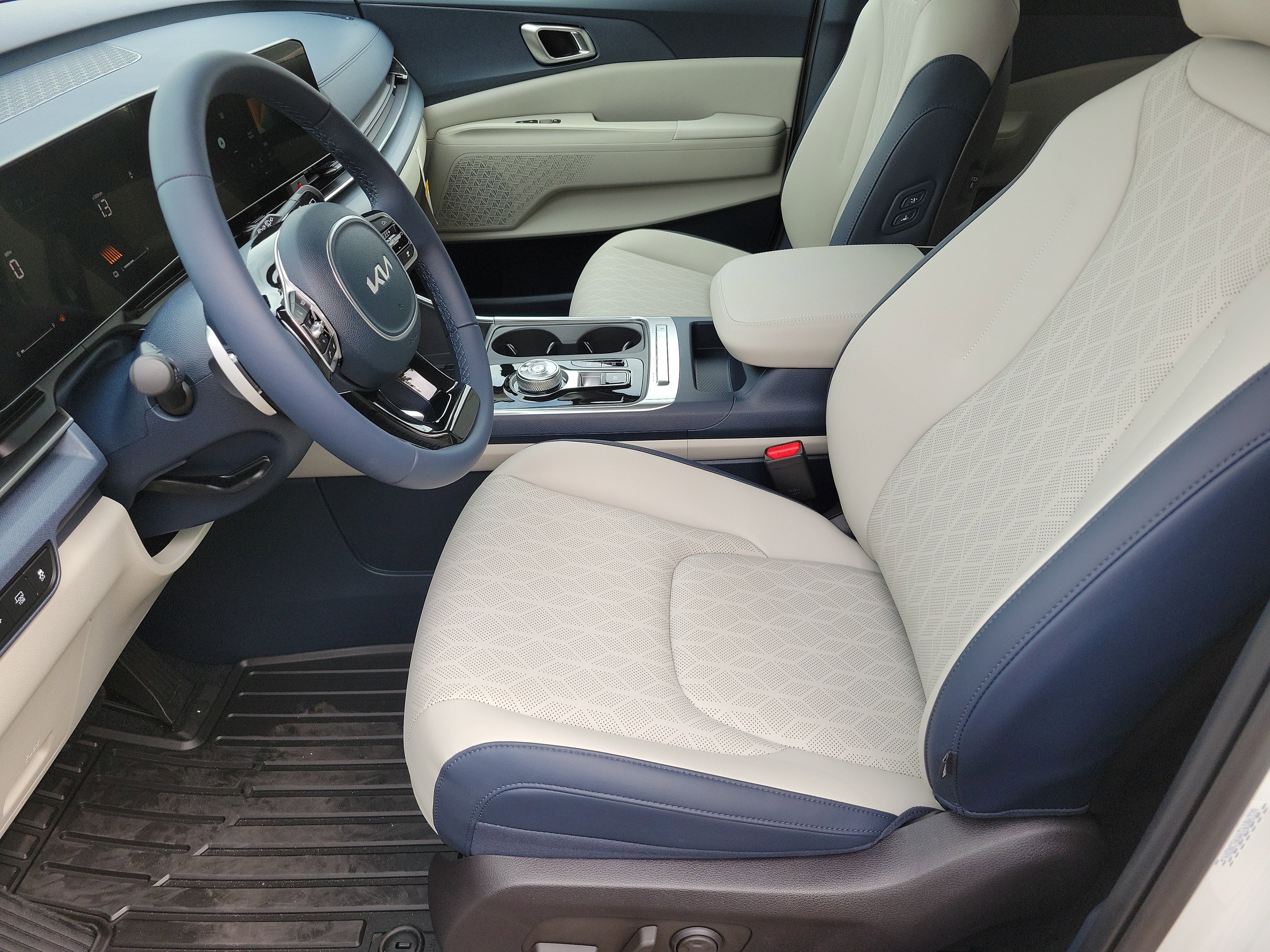 New 2026 Kia Carnival EX image 3