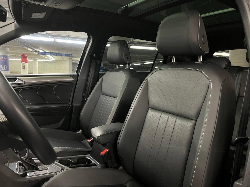Certified 2023 Volkswagen Tiguan SE R-Line FWD image 18