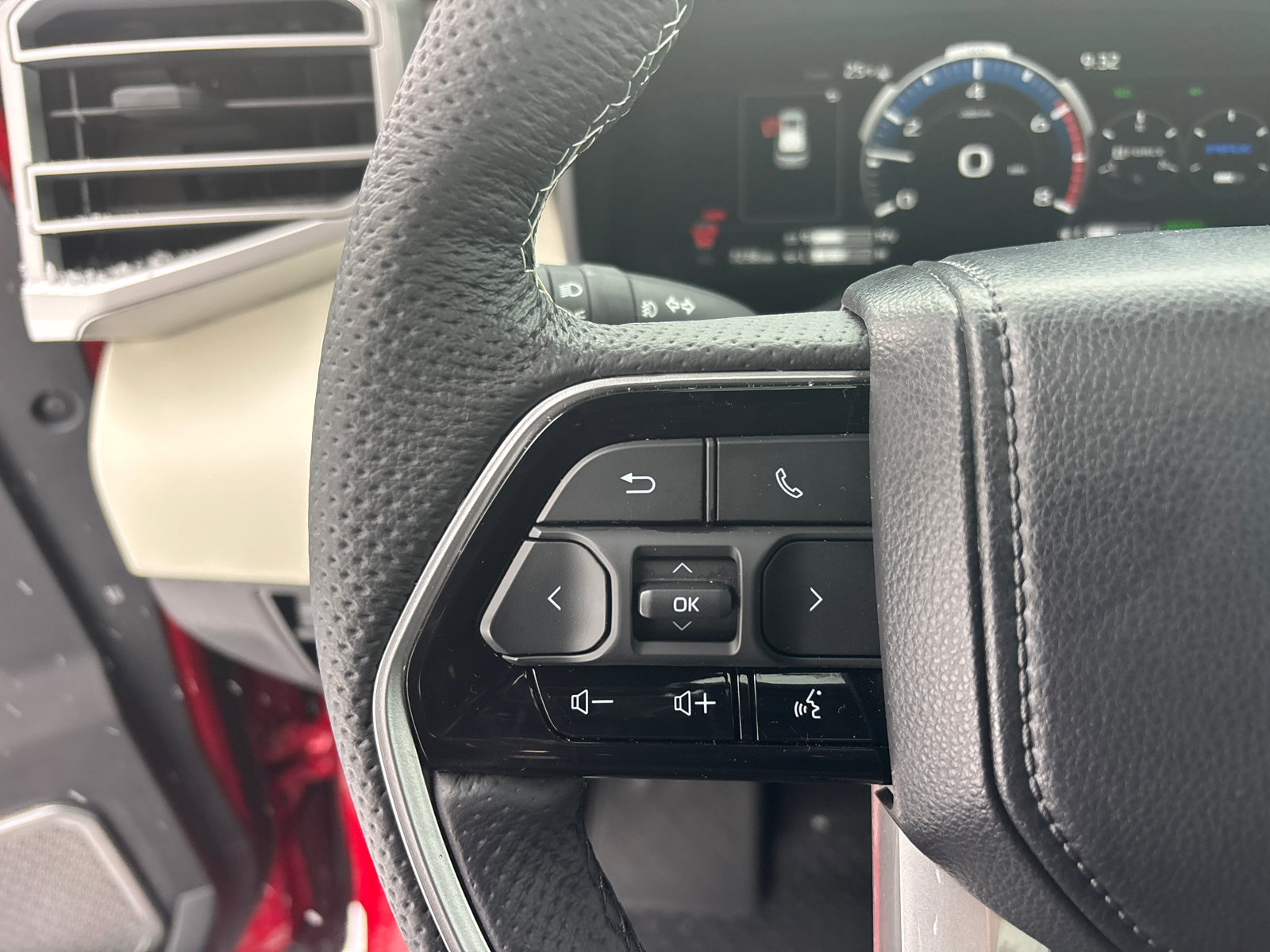 Used 2025 Toyota Sequoia Capstone image 17