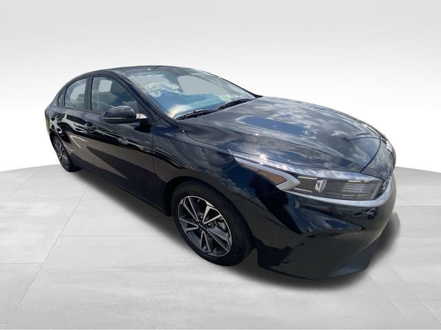 Used 2023 Kia Forte LXS w/ LXS Technology Package FWD image 13