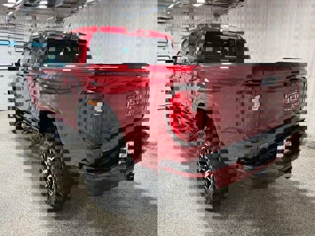 Used 2024 GMC Canyon AT4X image 6