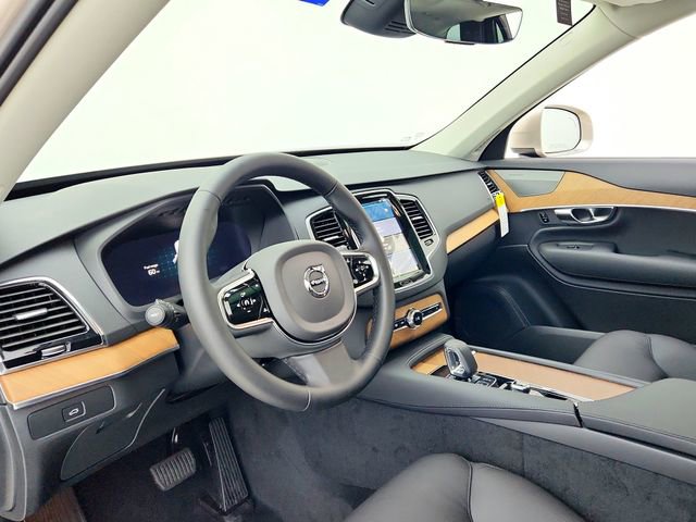 New 2025 Volvo XC90 B6 Plus w/ Protection Package Premier image 20