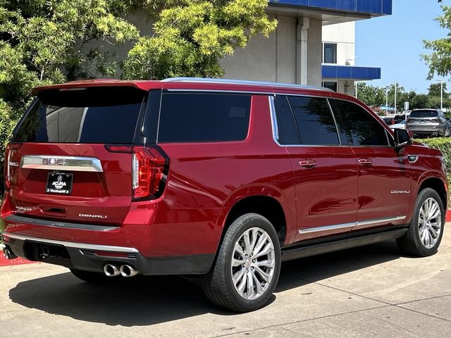 Used 2022 GMC Yukon XL Denali w/ Denali Premium Package AWD/4WD image 4