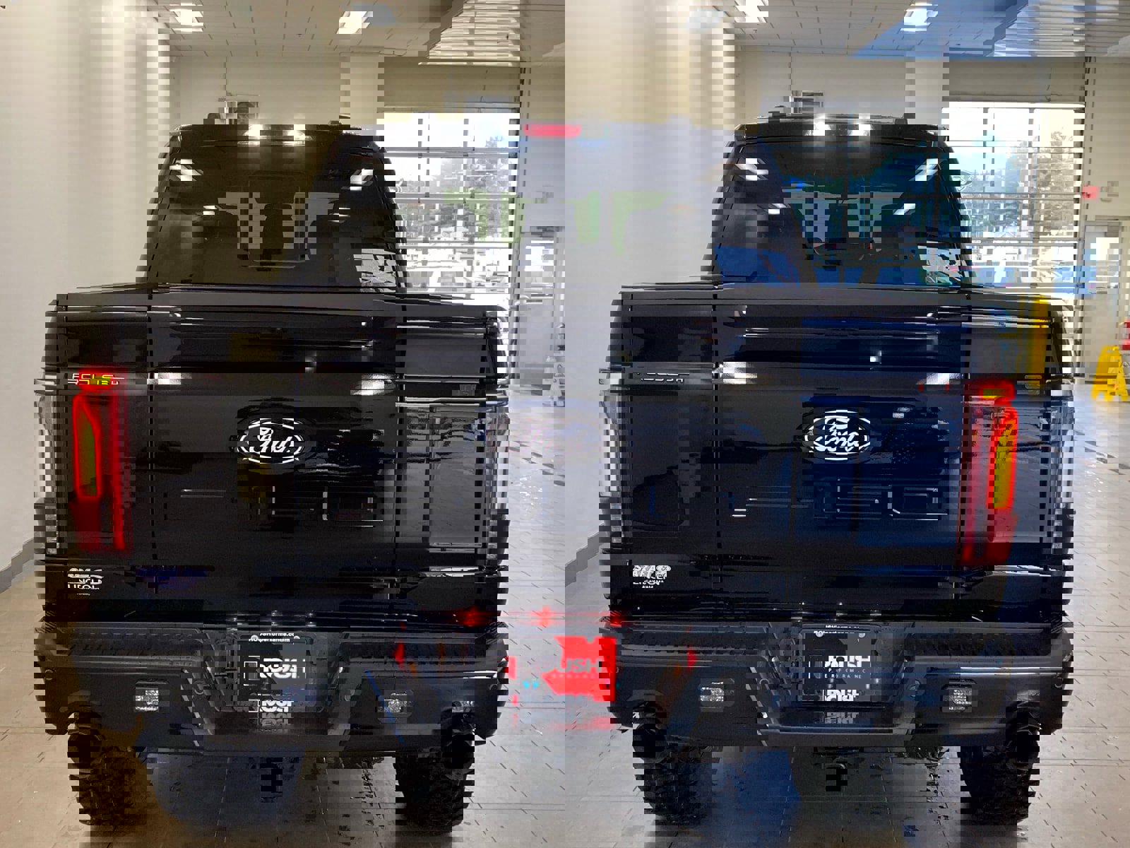 New 2026 Ford F150 Lariat w/ Equipment Group 502A High image 8