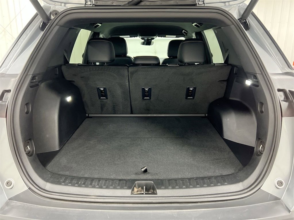 Used 2025 Chevrolet Equinox ACTIV w/ Safety and Technology Package image 24
