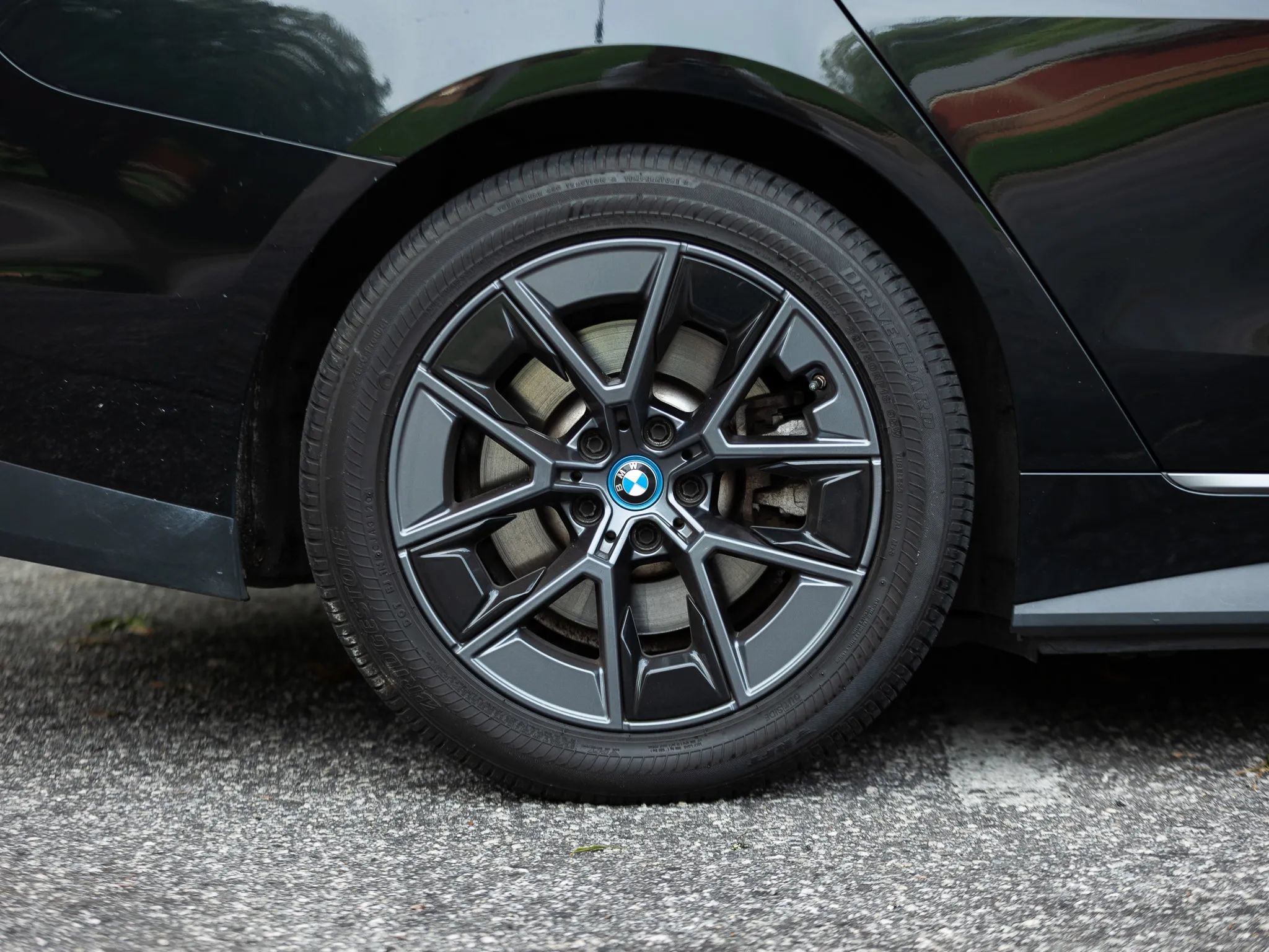 Used 2023 BMW i4 eDrive40 w/ Premium Package RWD image 14