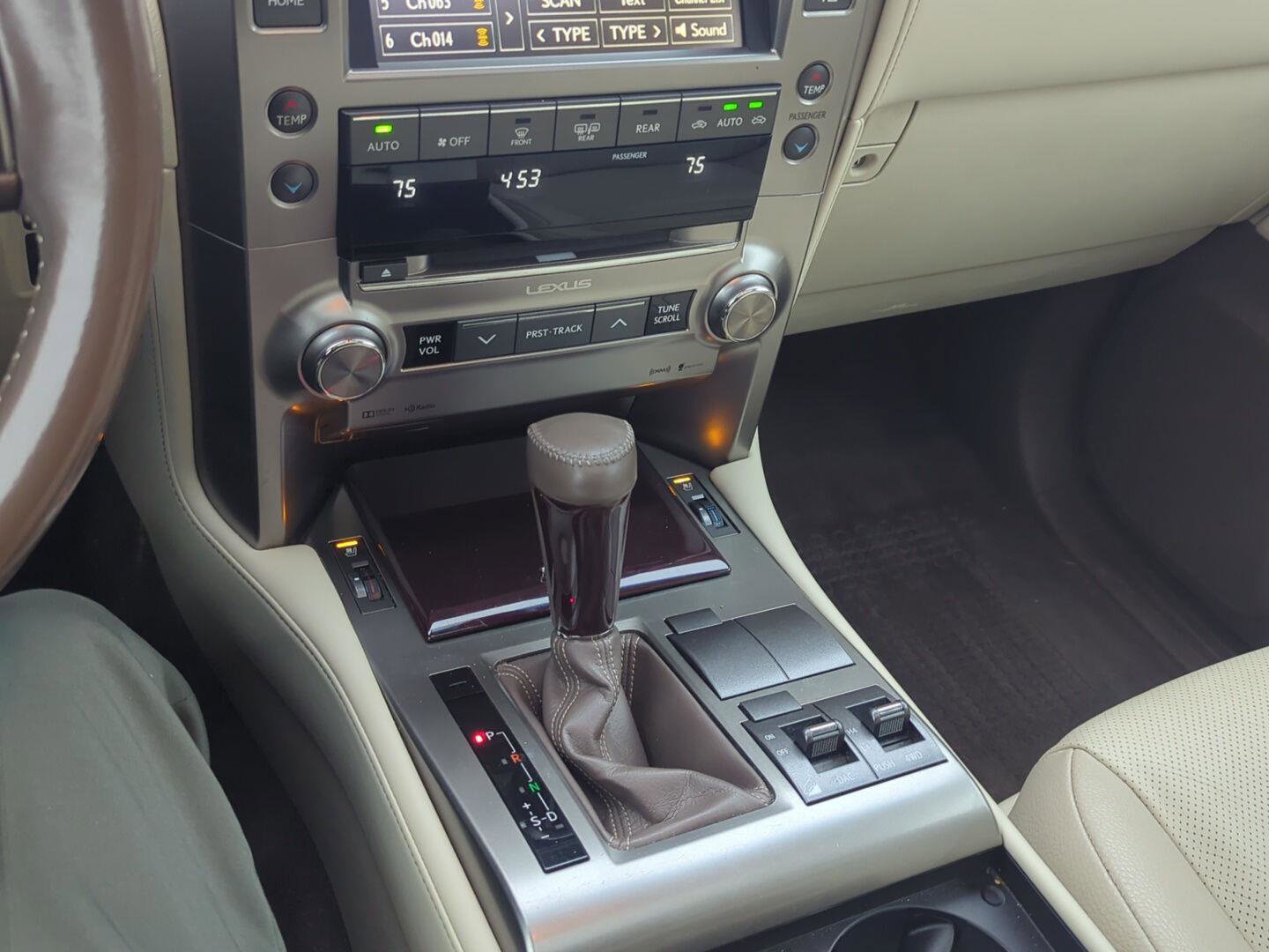 Used 2019 Lexus GX 460 Premium w/ Premium Package image 15