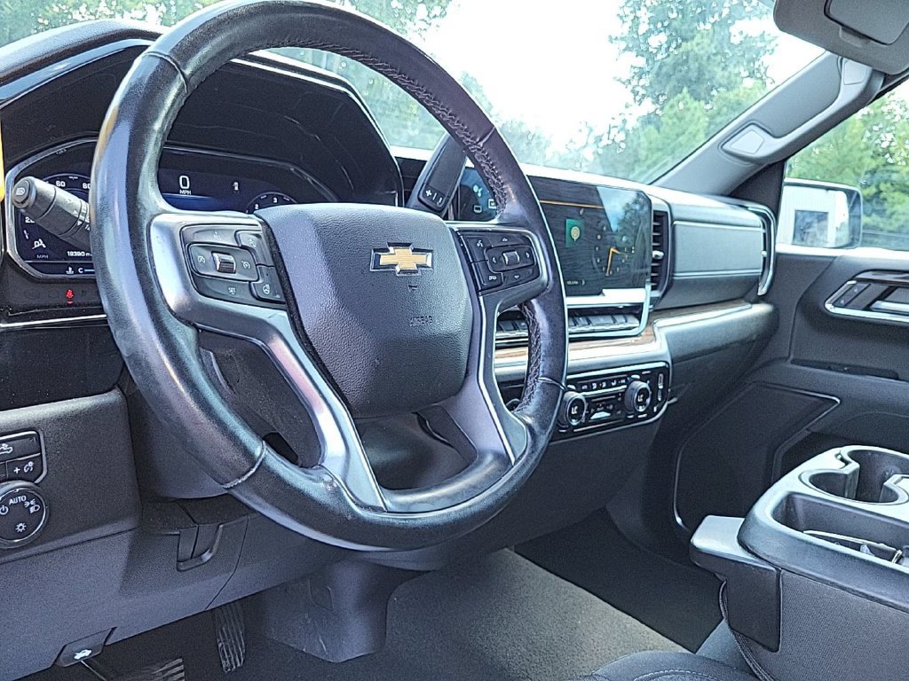 Used 2024 Chevrolet Silverado 1500 LT AWD/4WD image 4