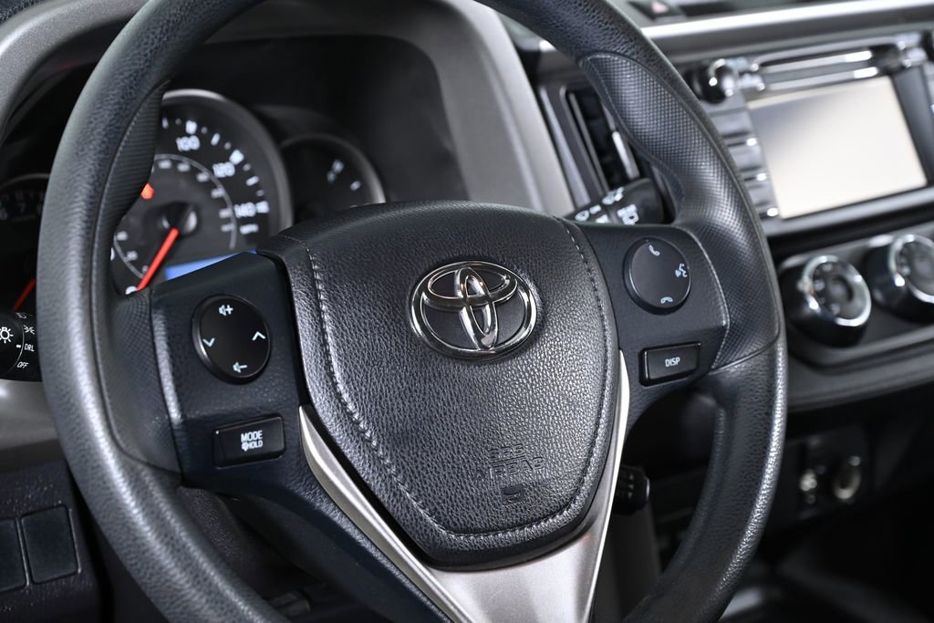 Used 2016 Toyota RAV4 LE FWD image 12