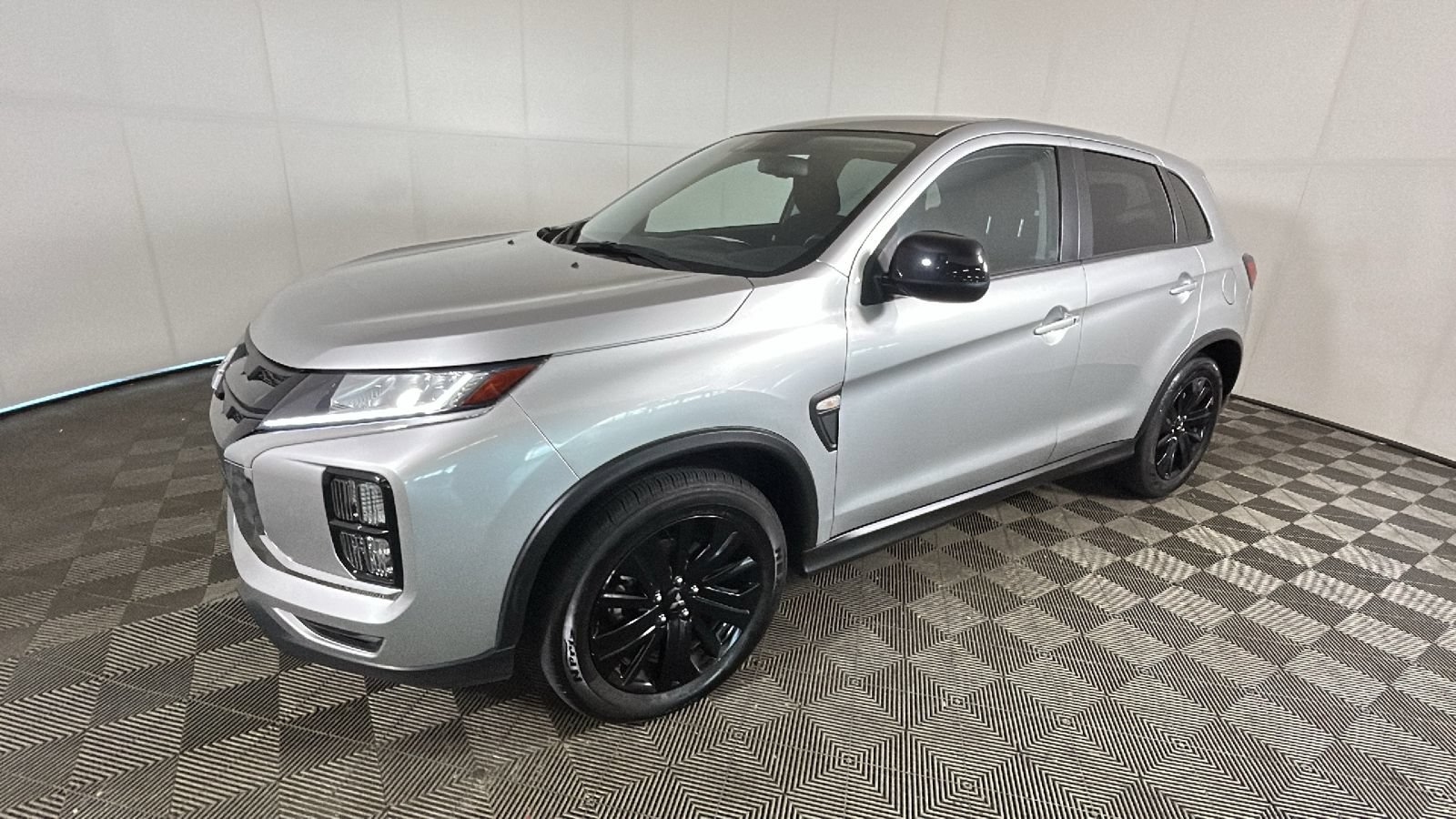 Used 2025 Mitsubishi Outlander Sport LE AWD/4WD image 6