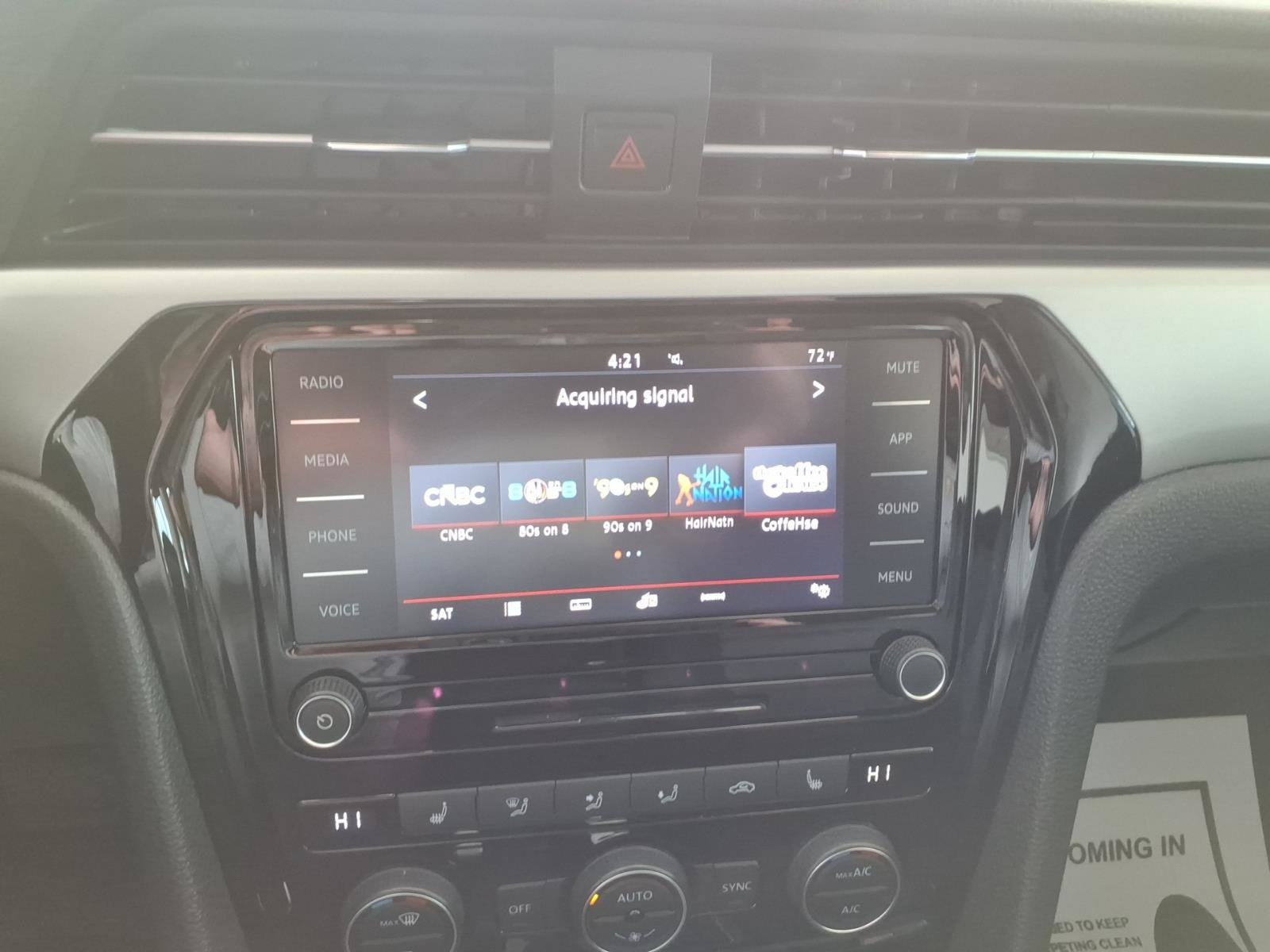 Used 2020 Volkswagen Passat 2.0T SE image 23