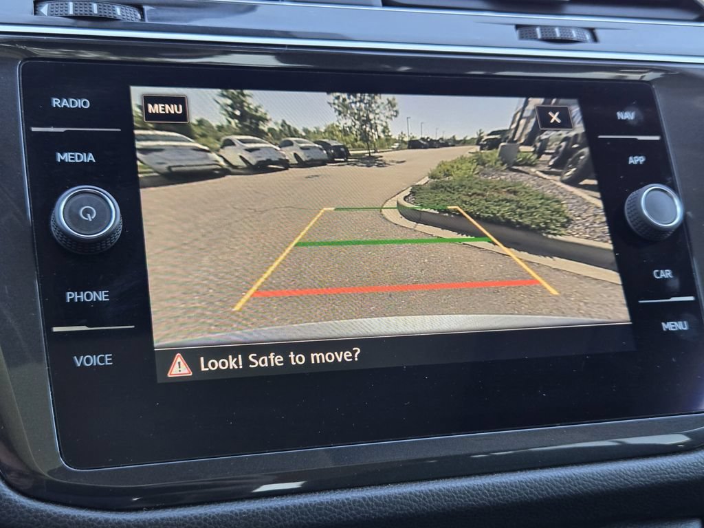 Used 2019 Volkswagen Tiguan SEL Premium w/ 3rd Row Seat Package AWD/4WD image 17