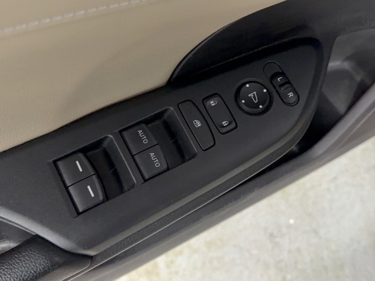 Used 2019 Honda Civic EX-L image 15