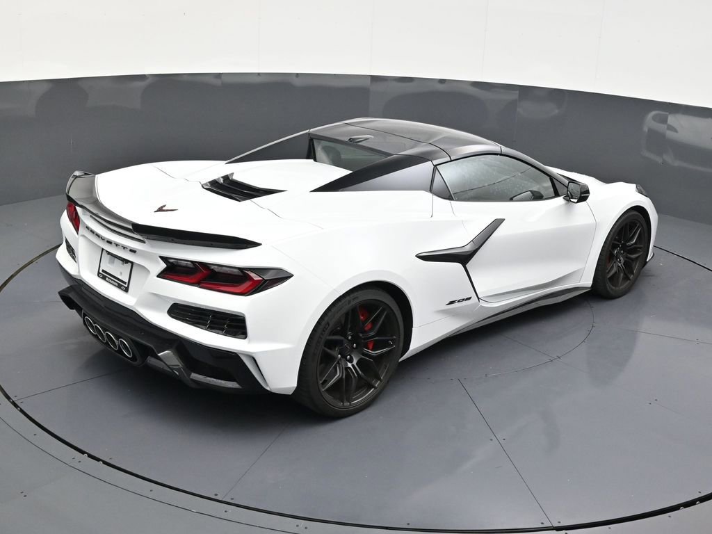 Used 2026 Chevrolet Corvette Z06 RWD image 16
