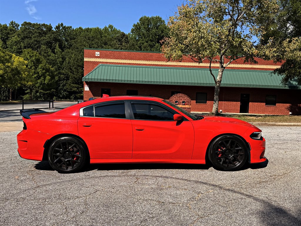 Used 2017 Dodge Charger R/T Scat Pack w/ Beats Audio Group RWD image 4