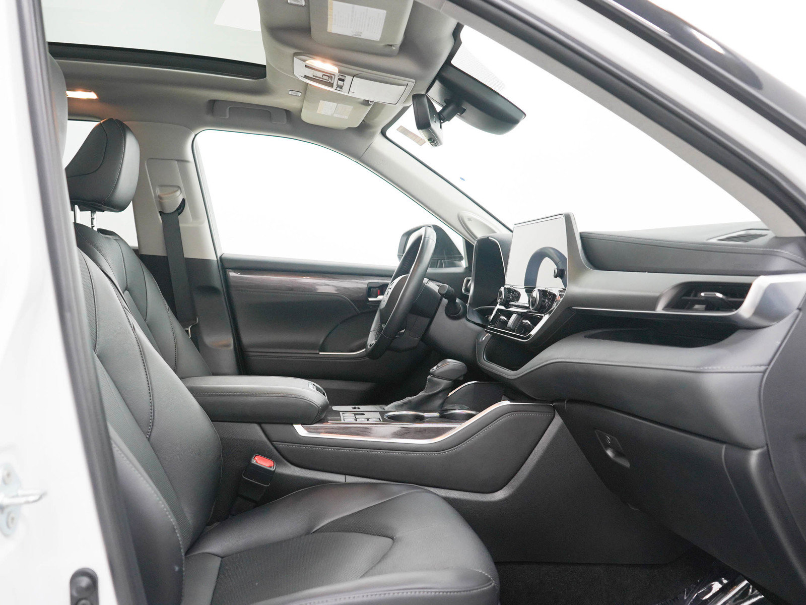 Used 2024 Toyota Highlander Limited AWD/4WD image 14