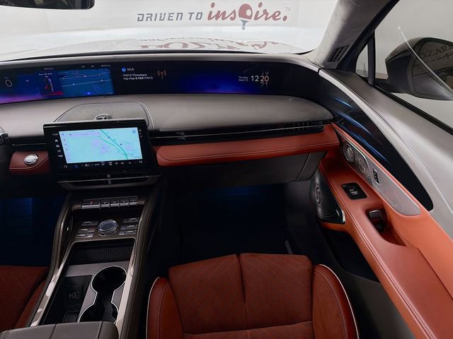 Certified 2025 Lincoln Nautilus Black Label image 29