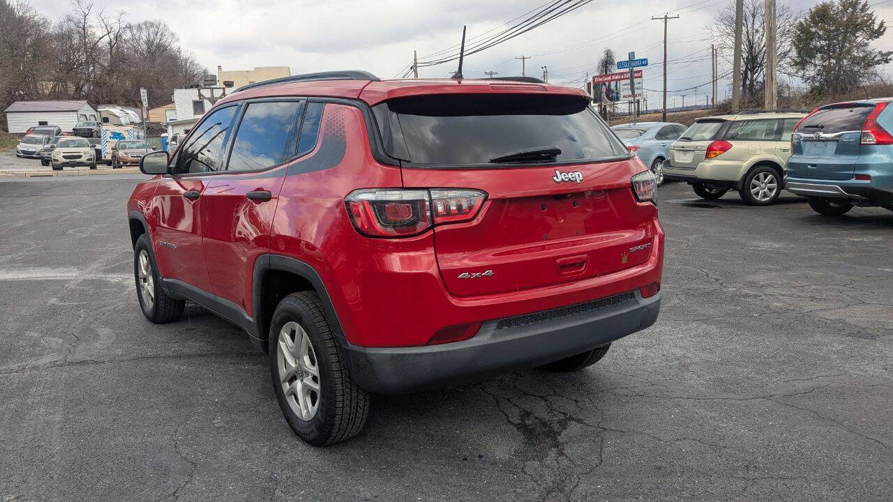 Used 2018 Jeep Compass Sport w/ Mopar Graphics Package AWD/4WD image 10